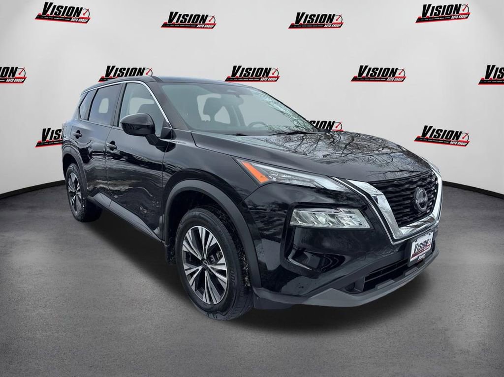 Used 2023 Nissan Rogue SV image 3