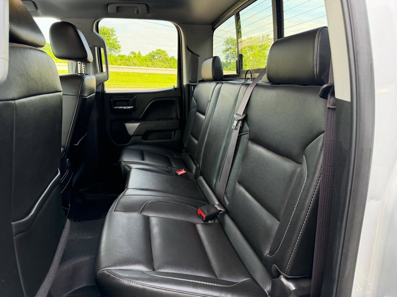 Used 2017 Chevrolet Silverado 1500 LTZ Z71 w/ LTZ Plus Package AWD/4WD image 27
