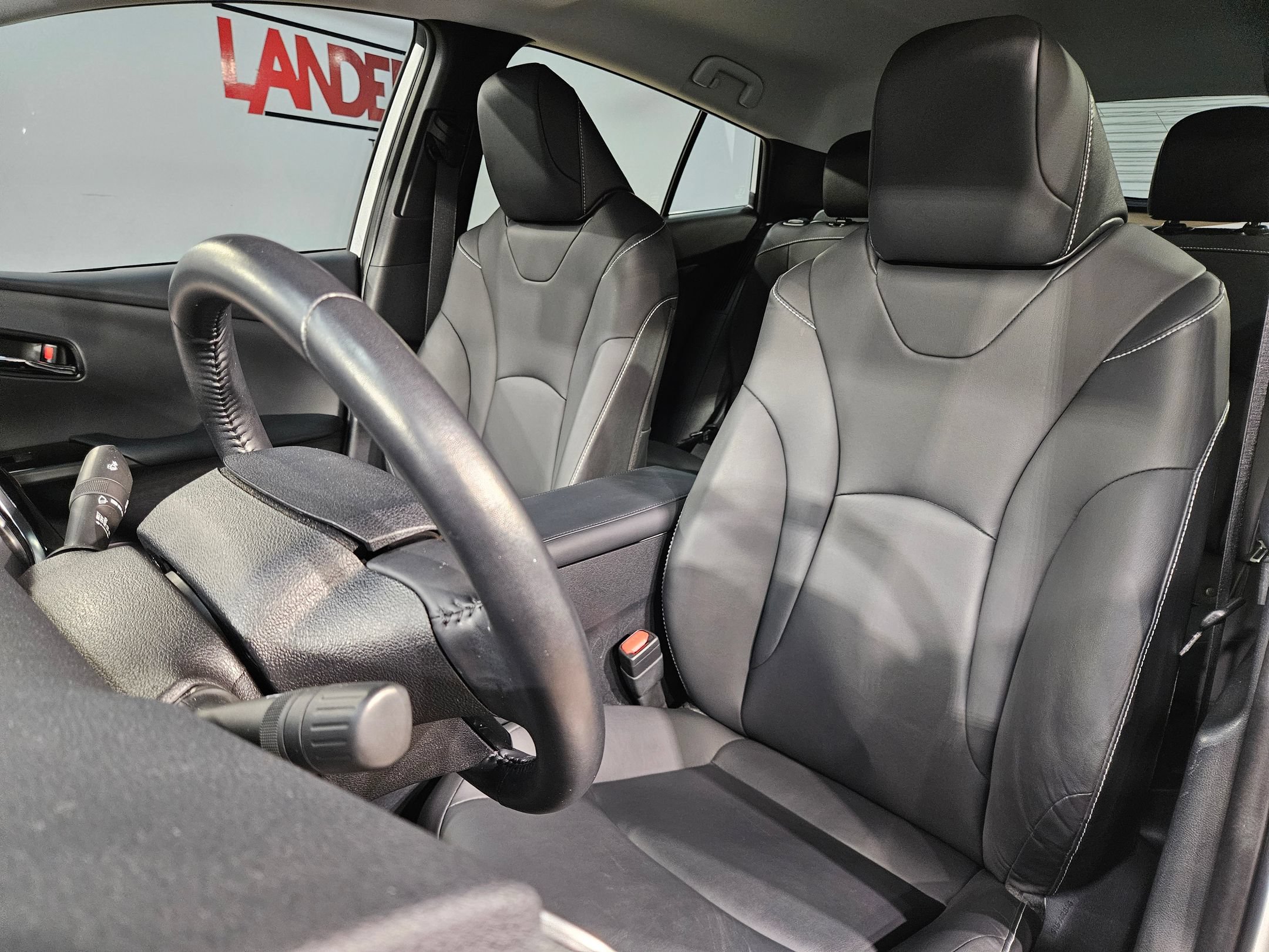 Used 2021 Toyota Prius Prime Limited FWD image 24