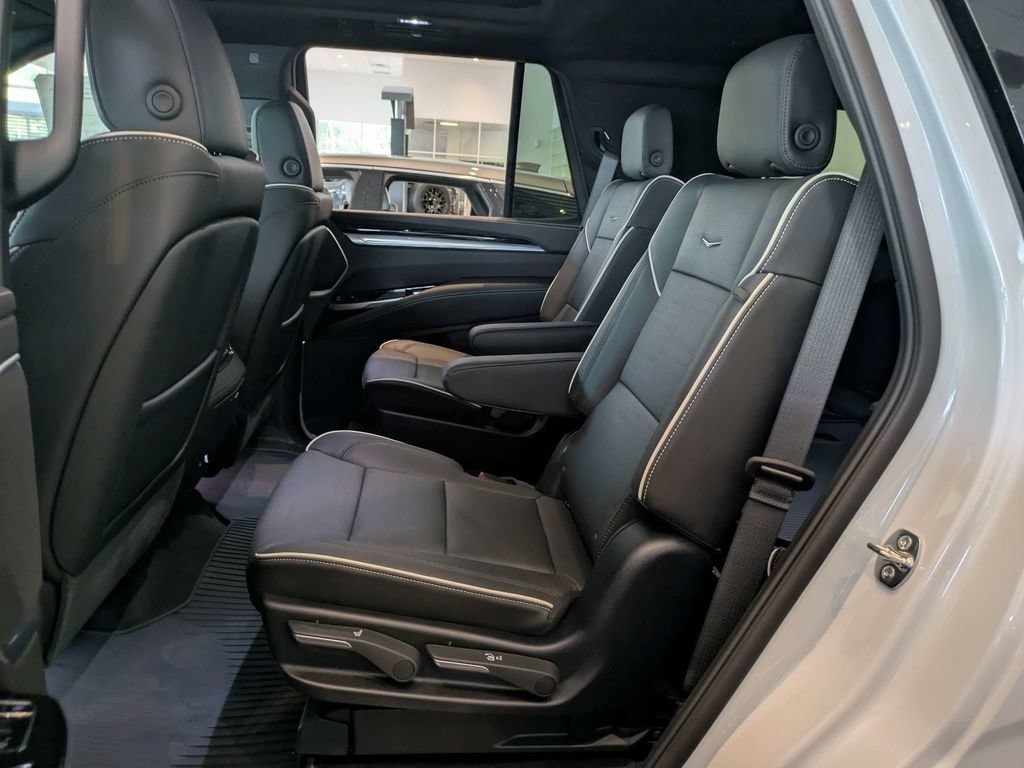 New 2026 Cadillac Escalade Sport w/ LPO, ONYX Package AWD/4WD image 17
