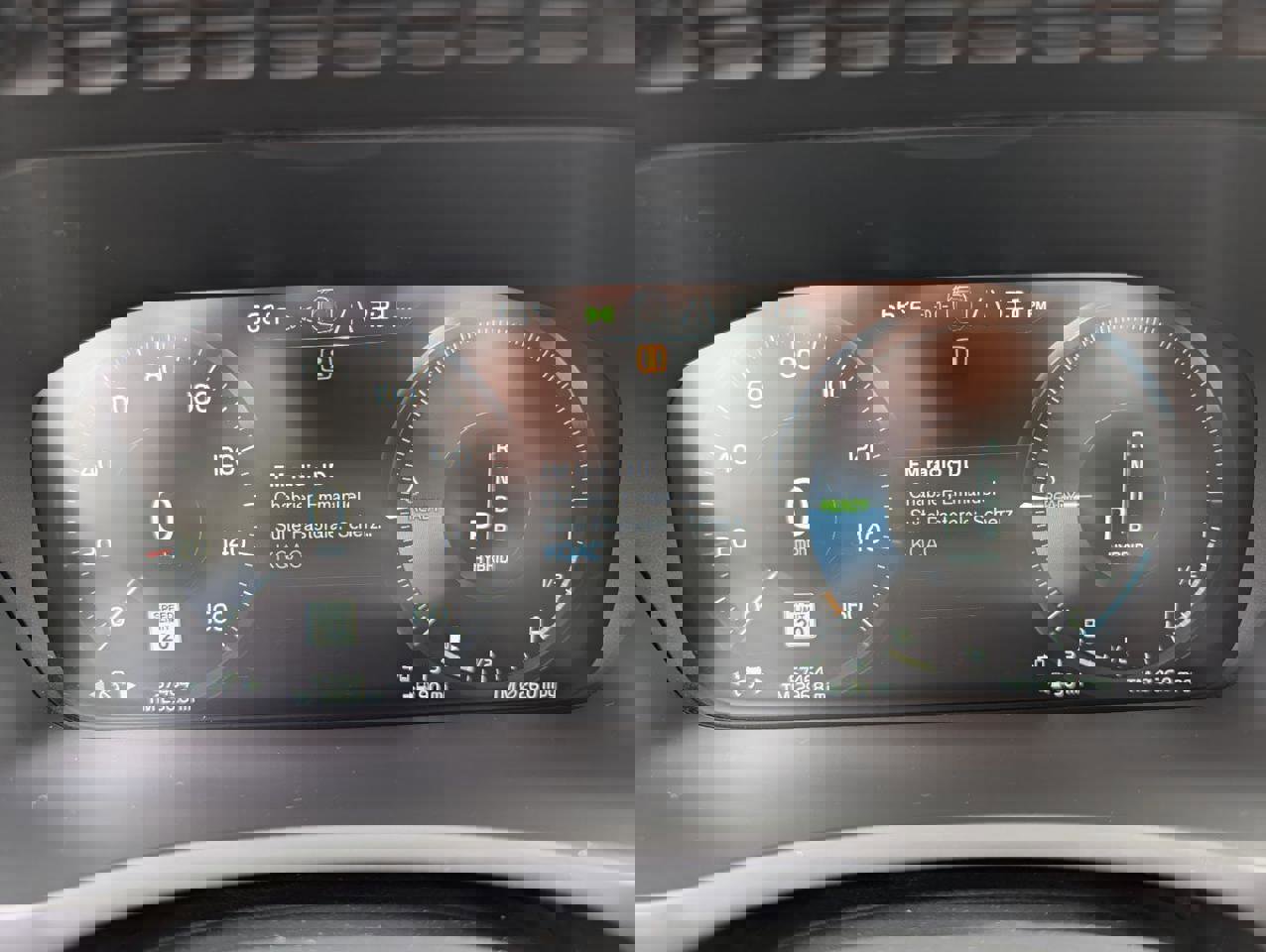 Used 2019 Volvo XC90 T8 R-Design w/ Advanced Package image 23