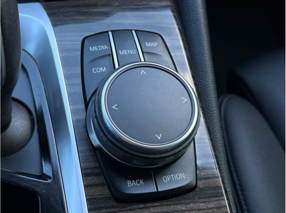 Used 2018 BMW 530i image 17