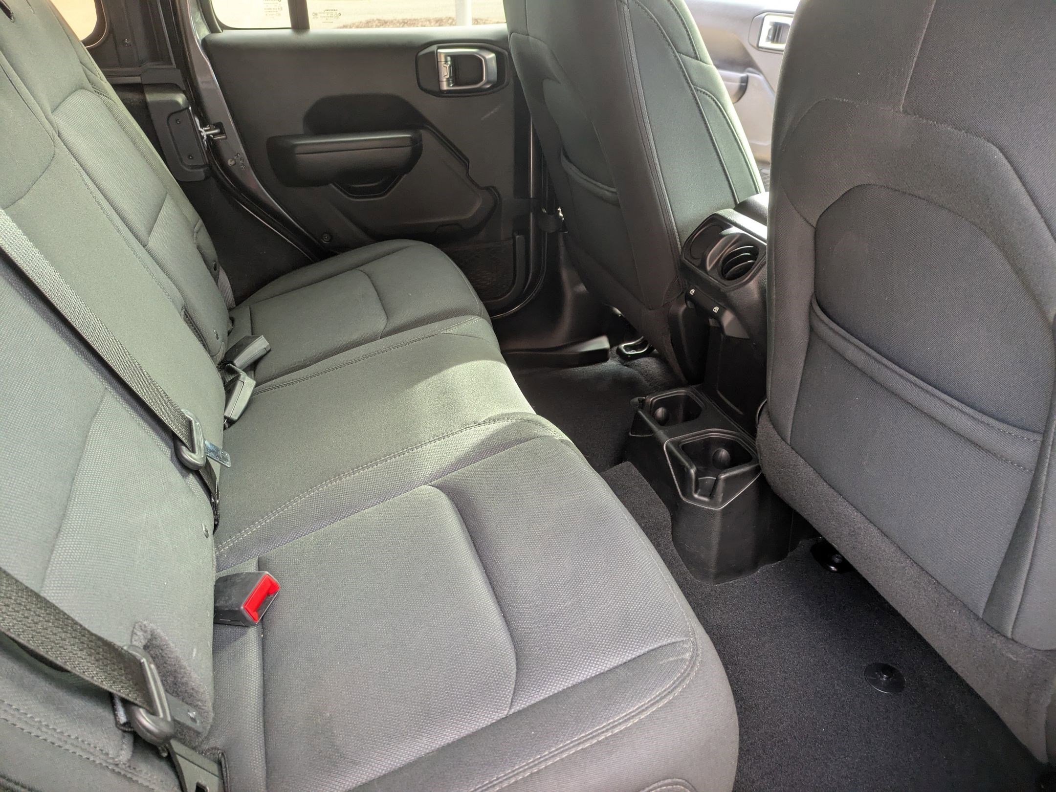 Used 2018 Jeep Wrangler Unlimited Sport S image 21