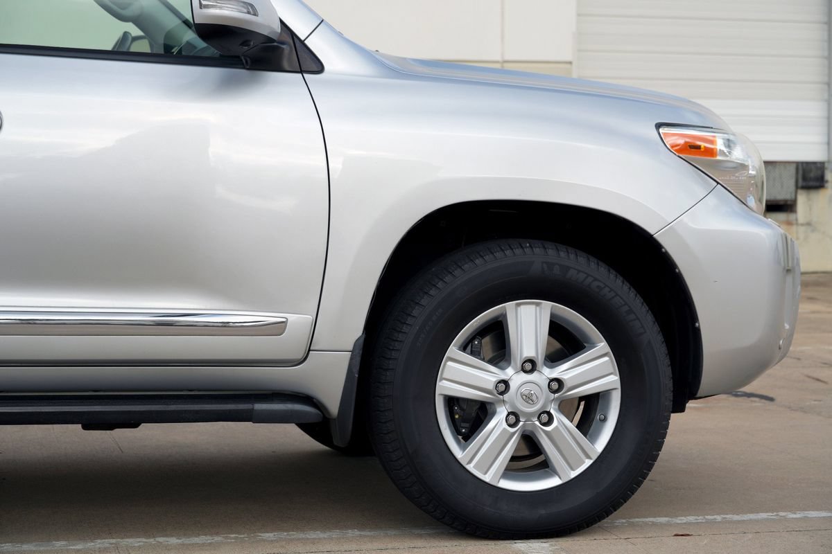 Used 2015 Toyota Land Cruiser AWD/4WD image 27