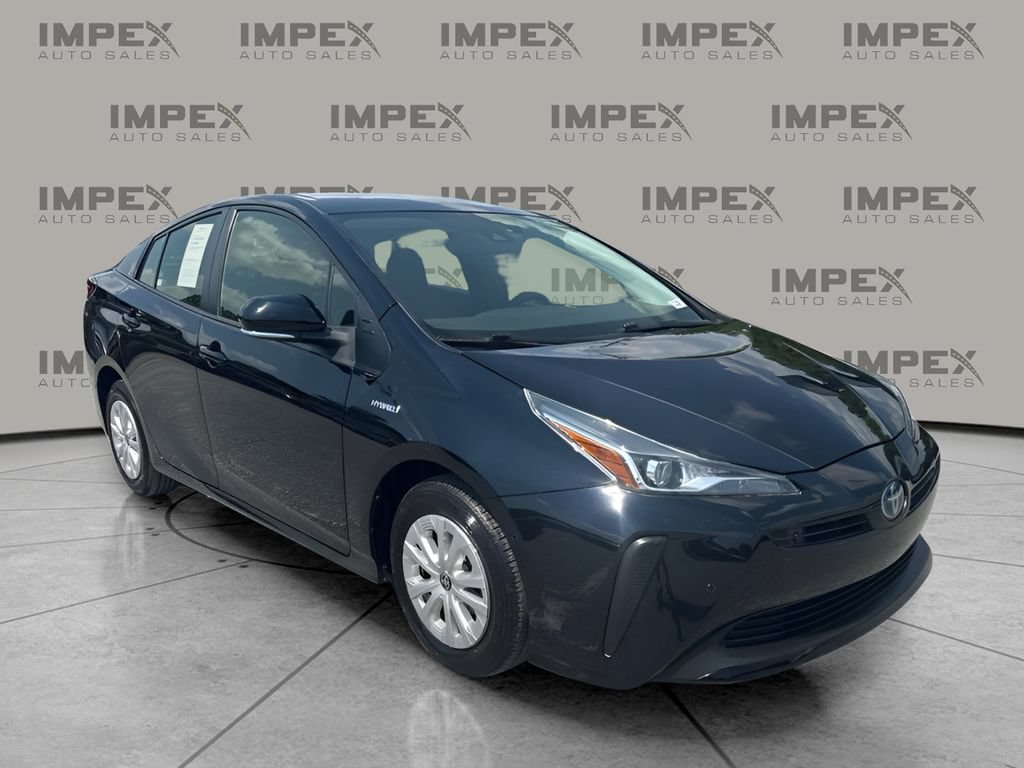 Used 2021 Toyota Prius LE FWD image 4