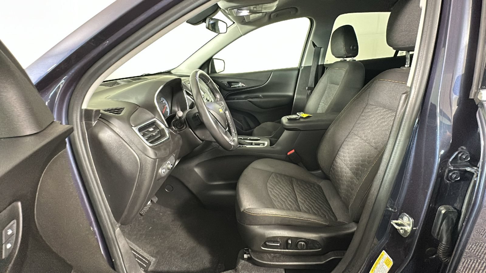Used 2018 Chevrolet Equinox LT AWD/4WD image 13