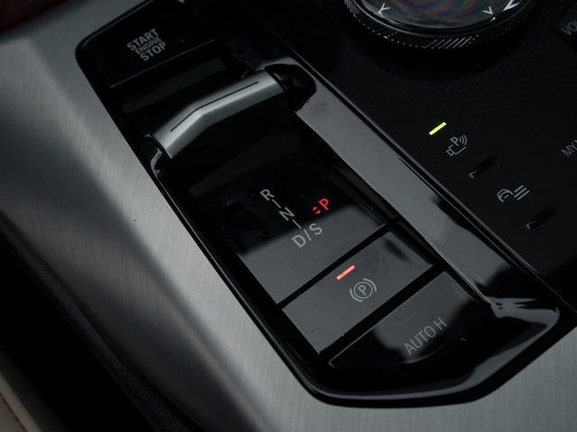 Used 2025 BMW X3 xDrive30i w/ M Sport Package image 27