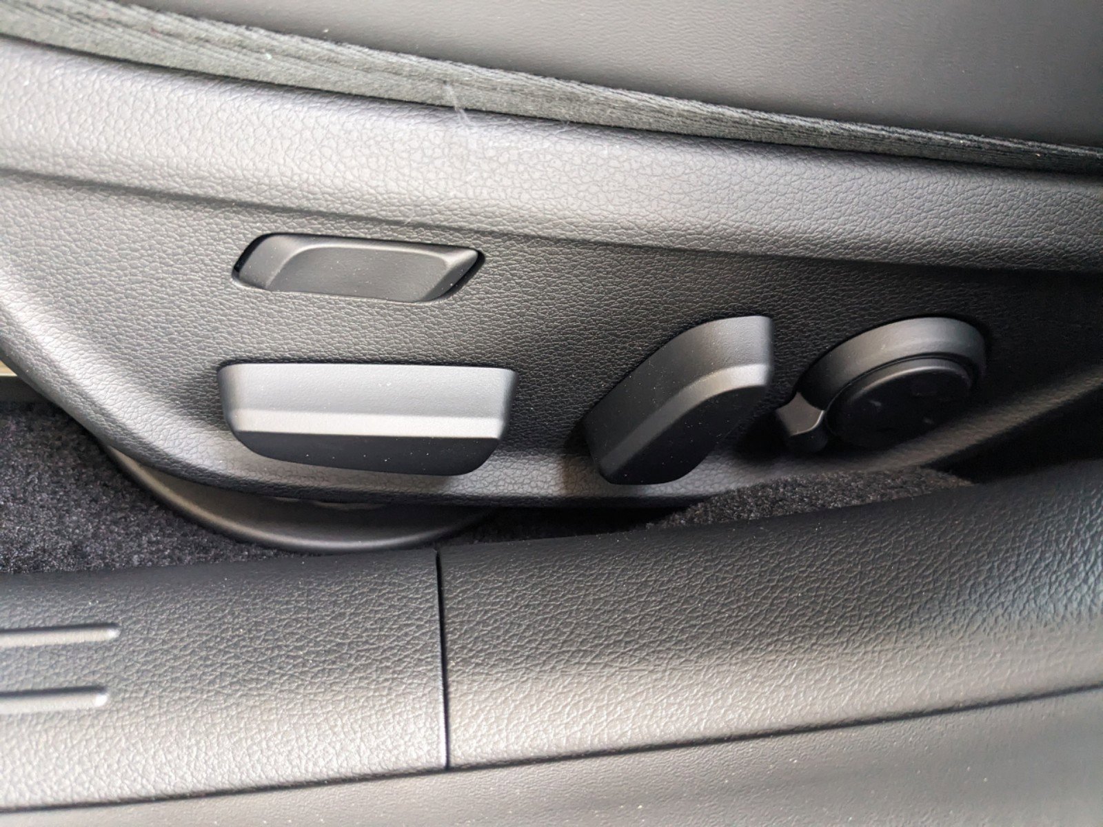 Certified 2024 Genesis G70 3.3T Advanced w/ Sport Prestige Package image 18