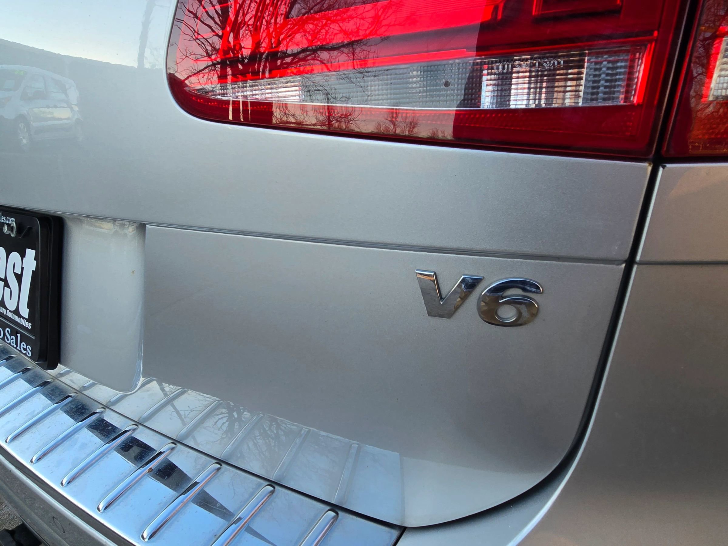 Used 2016 Volkswagen Touareg VR6 image 25