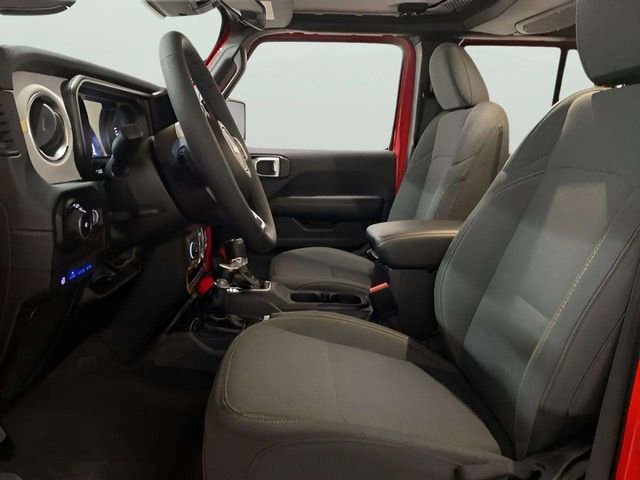 Used 2025 Jeep Wrangler Unlimited Sahara w/ Safety Group image 26