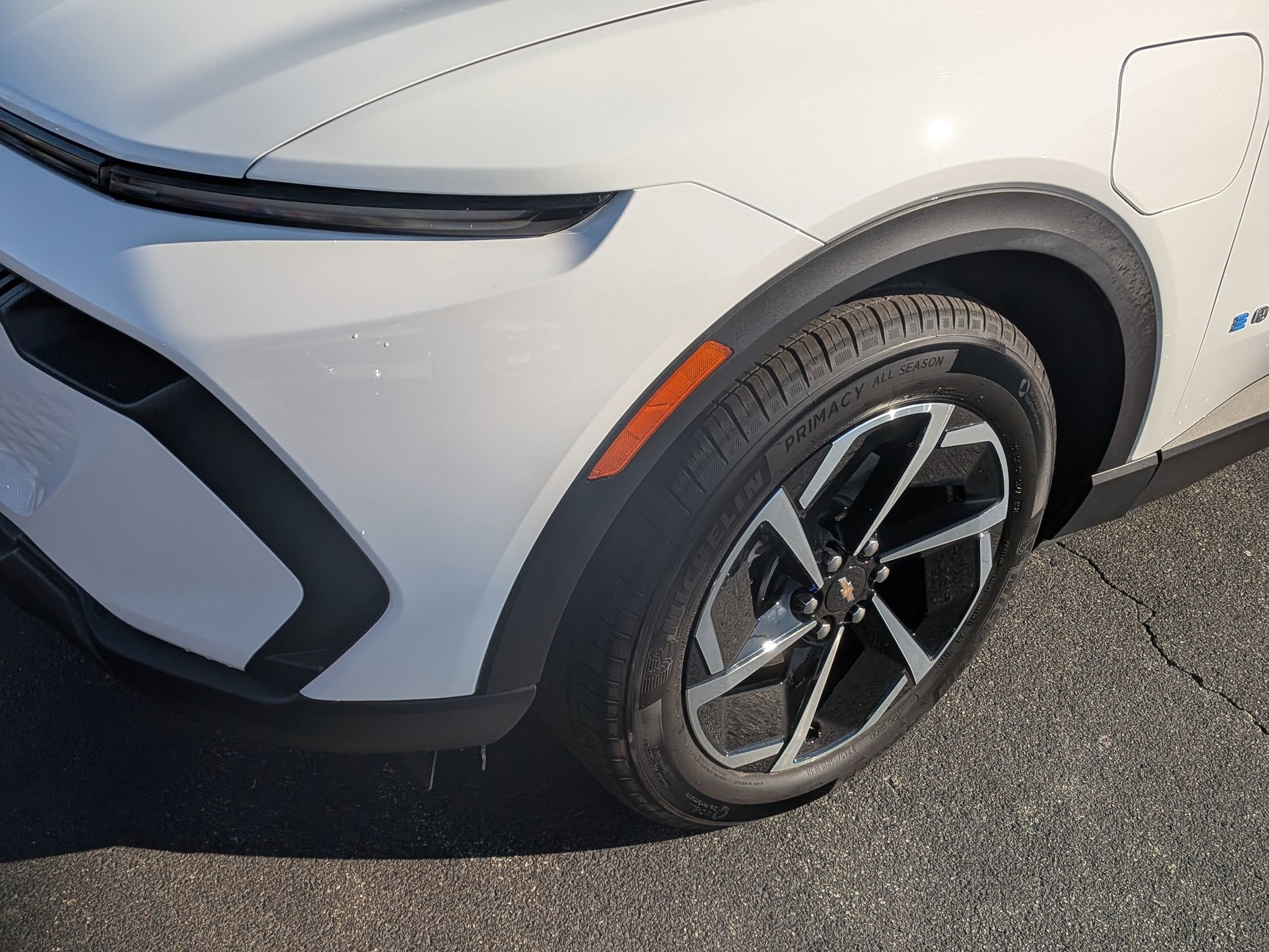 New 2026 Chevrolet Equinox EV LT image 9