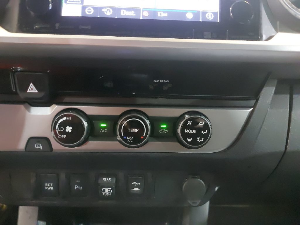 Used 2018 Toyota Tacoma SR5 RWD image 23
