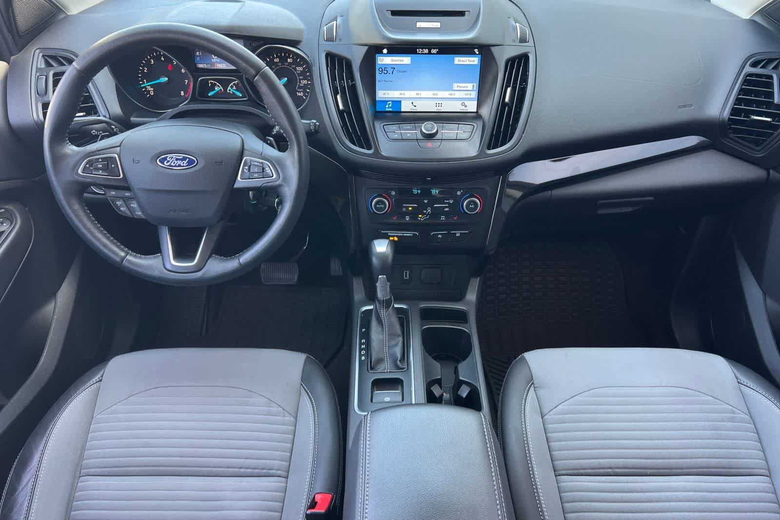 Used 2018 Ford Escape SE w/ SE Sport Appearance Package image 4