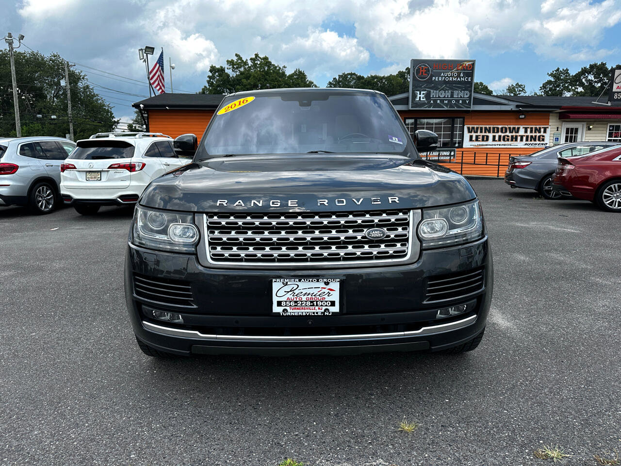 Used 2016 Land Rover Range Rover HSE image 2