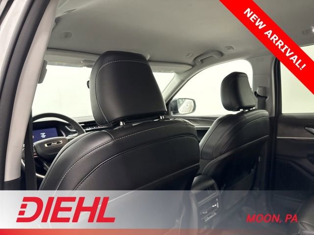 Used 2023 Jeep Grand Cherokee Limited w/ Black Appearance Package image 19