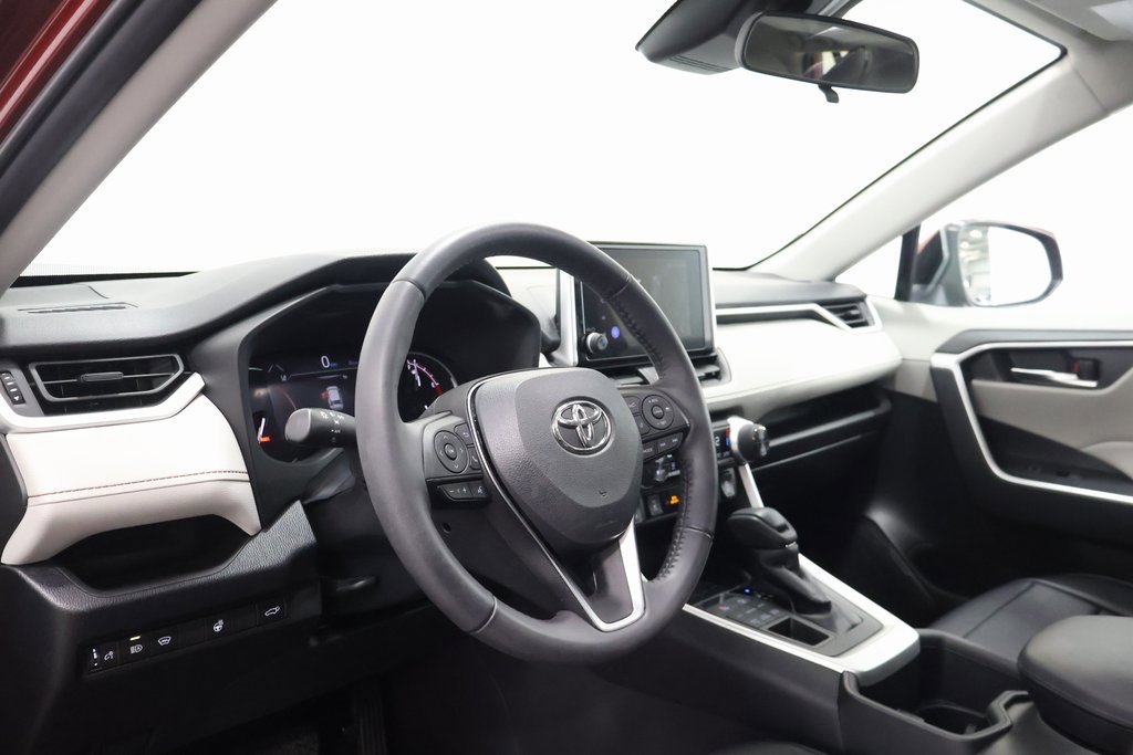 Used 2023 Toyota RAV4 XLE image 15