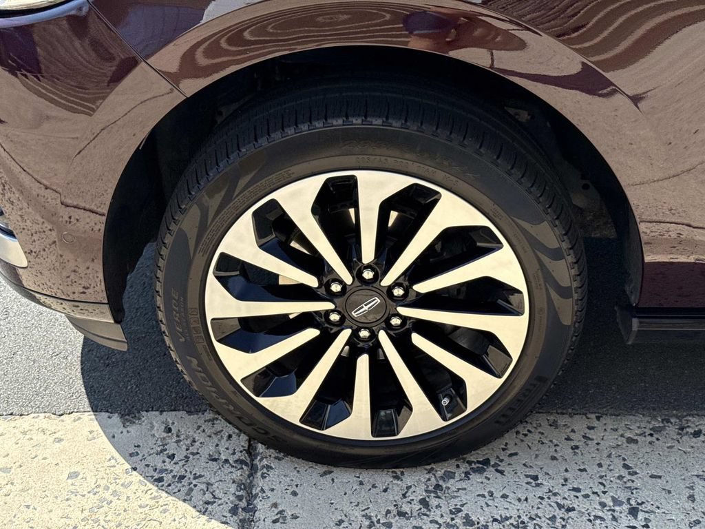Used 2024 Lincoln Navigator L Reserve AWD/4WD image 7