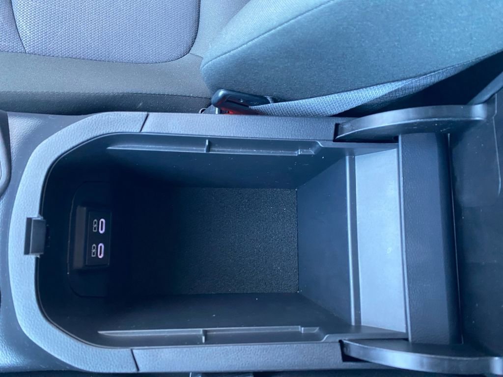 Used 2025 Toyota RAV4 XLE image 24