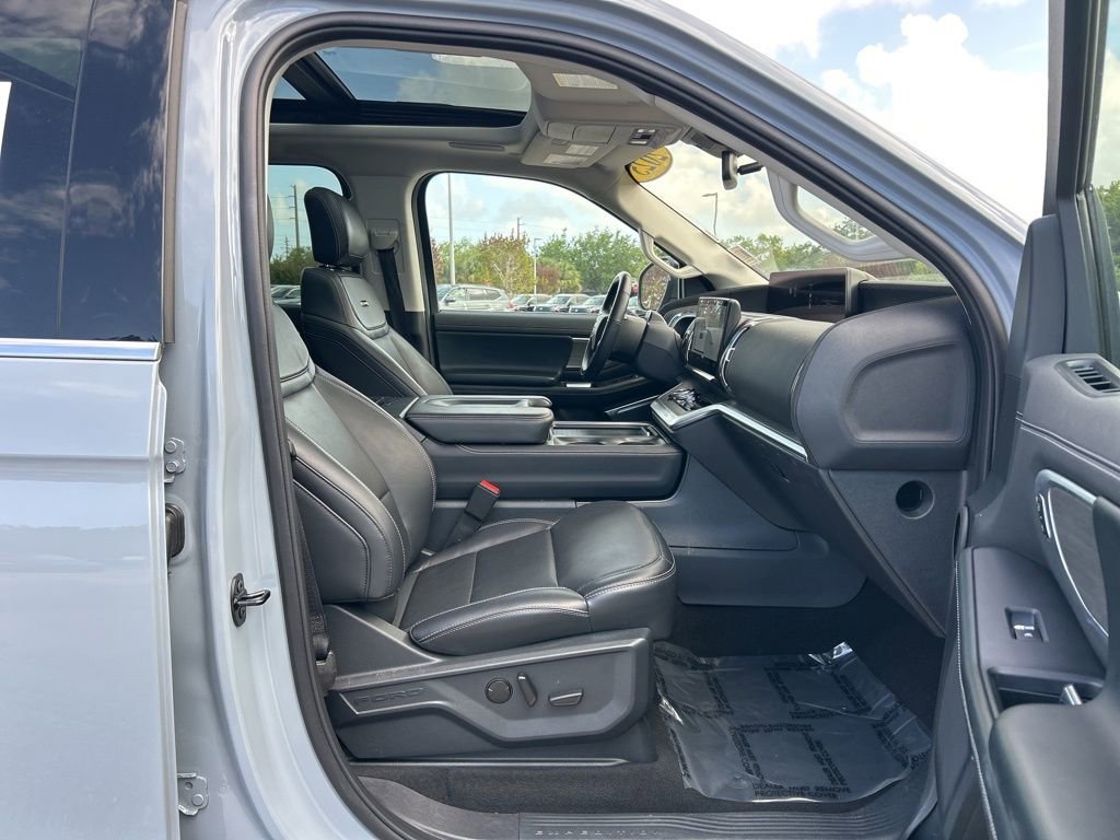 Used 2025 Ford Expedition Platinum w/ Driver's Package image 40