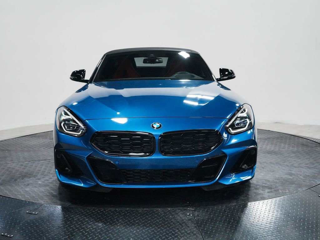 Used 2024 BMW Z4 M40i w/ Premium Package image 2