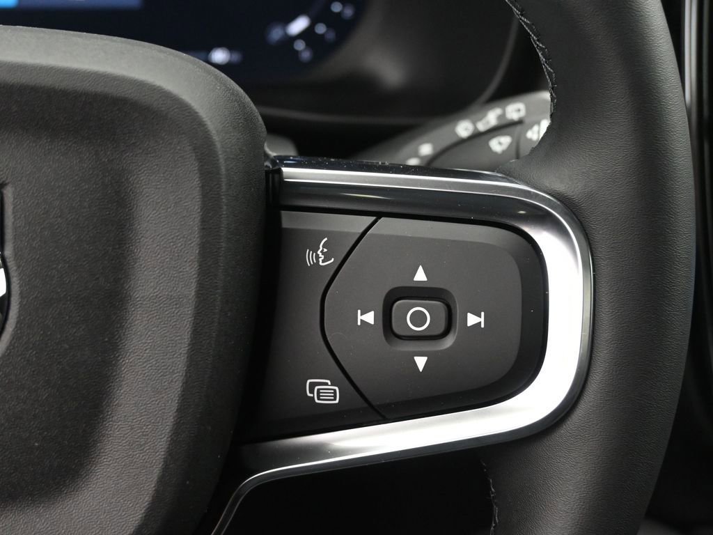 New 2026 Volvo XC40 B5 Plus w/ Protection Package Premier AWD/4WD image 10