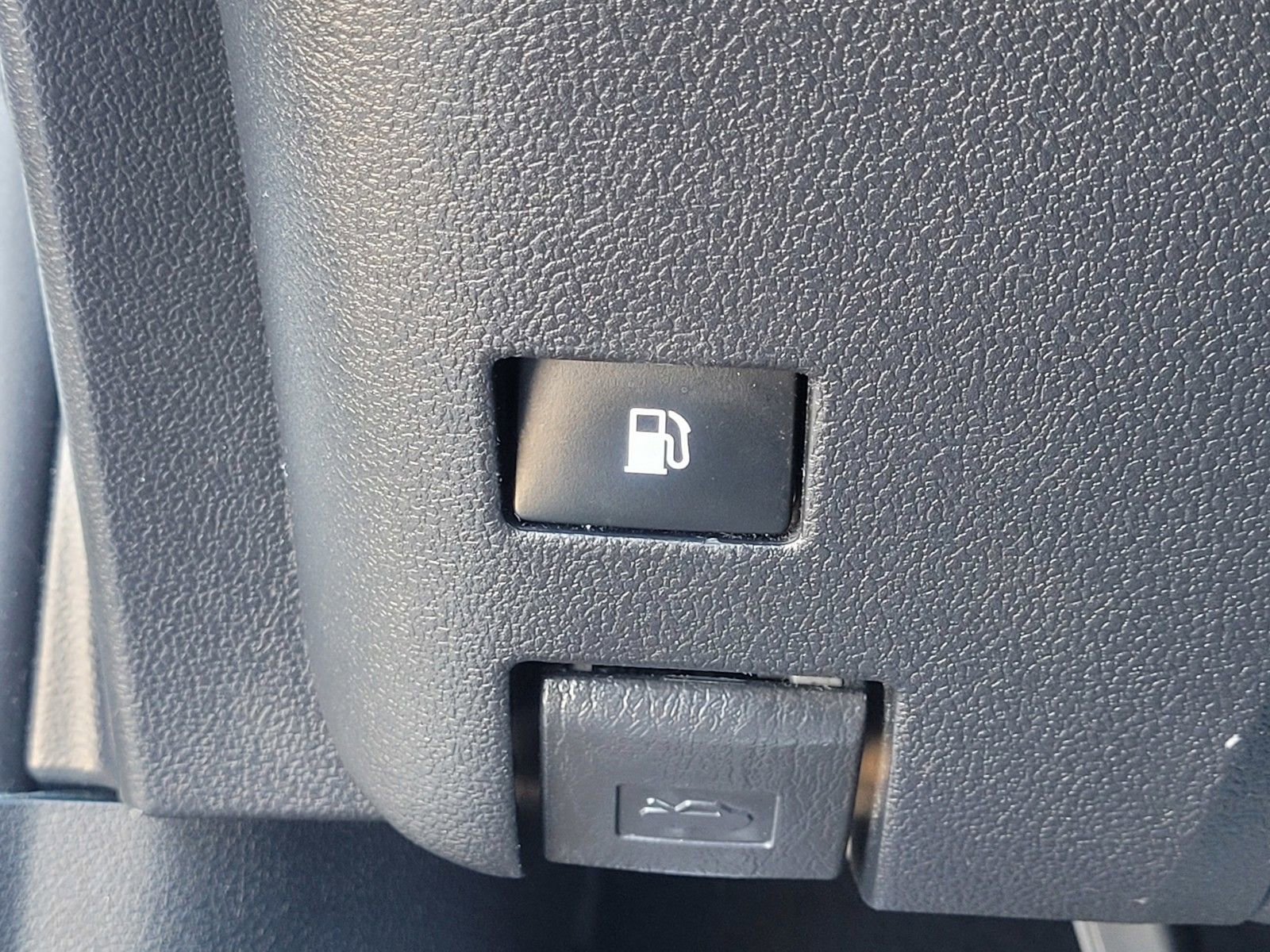 Used 2018 Toyota Prius Two w/ Prius Two Safety Plus Package FWD image 26