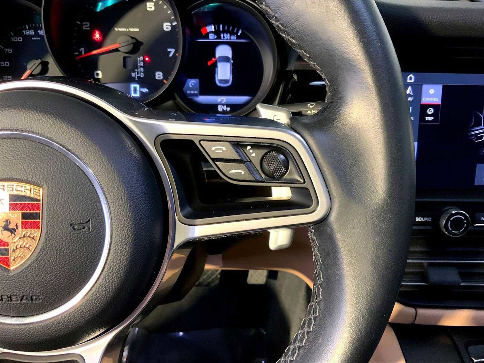Certified 2020 Porsche Macan AWD/4WD image 28
