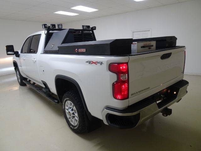 Used 2022 Chevrolet Silverado 2500 LT w/ Convenience Package AWD/4WD image 4
