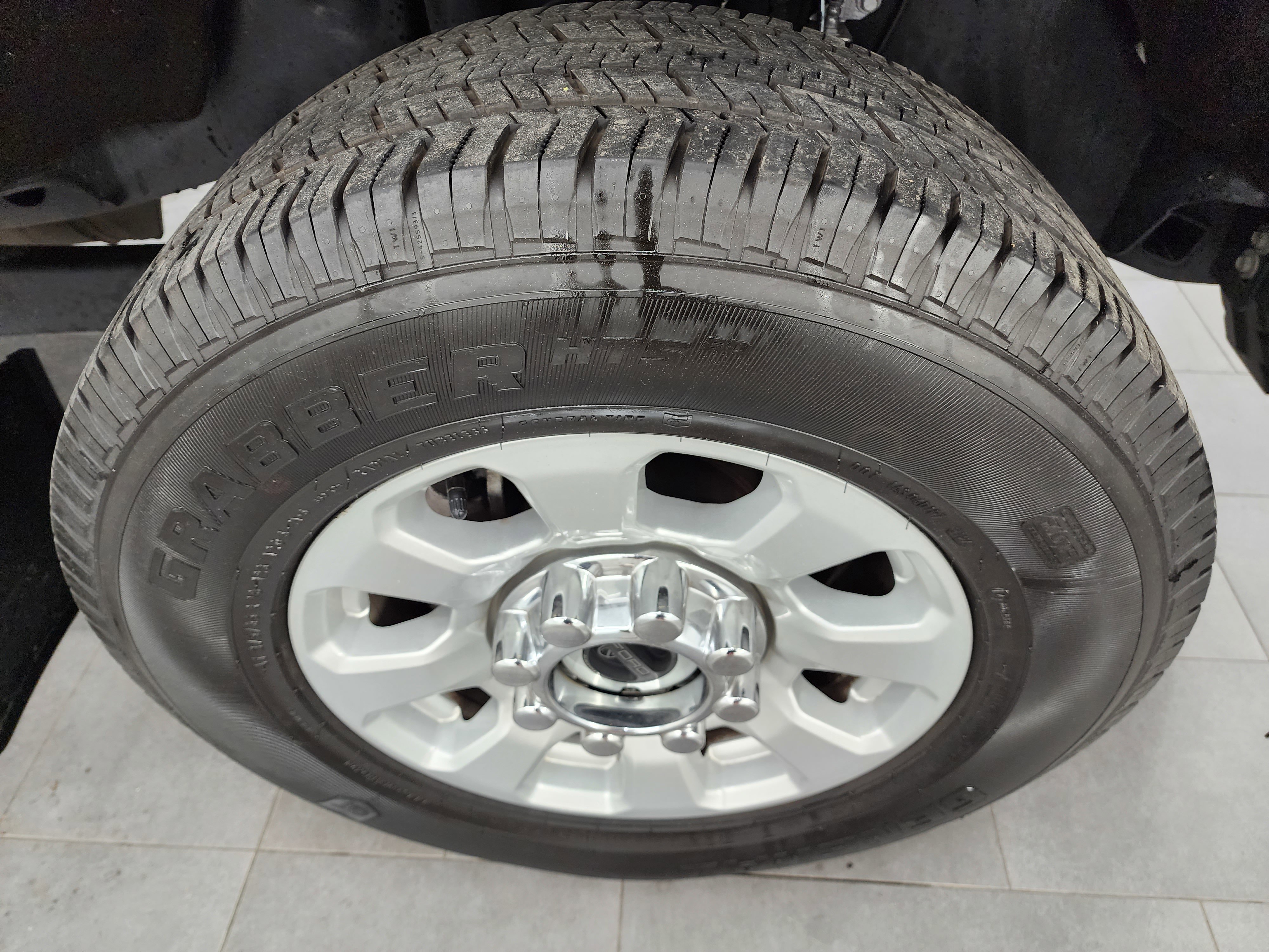 Used 2024 Ford F250 XLT image 3