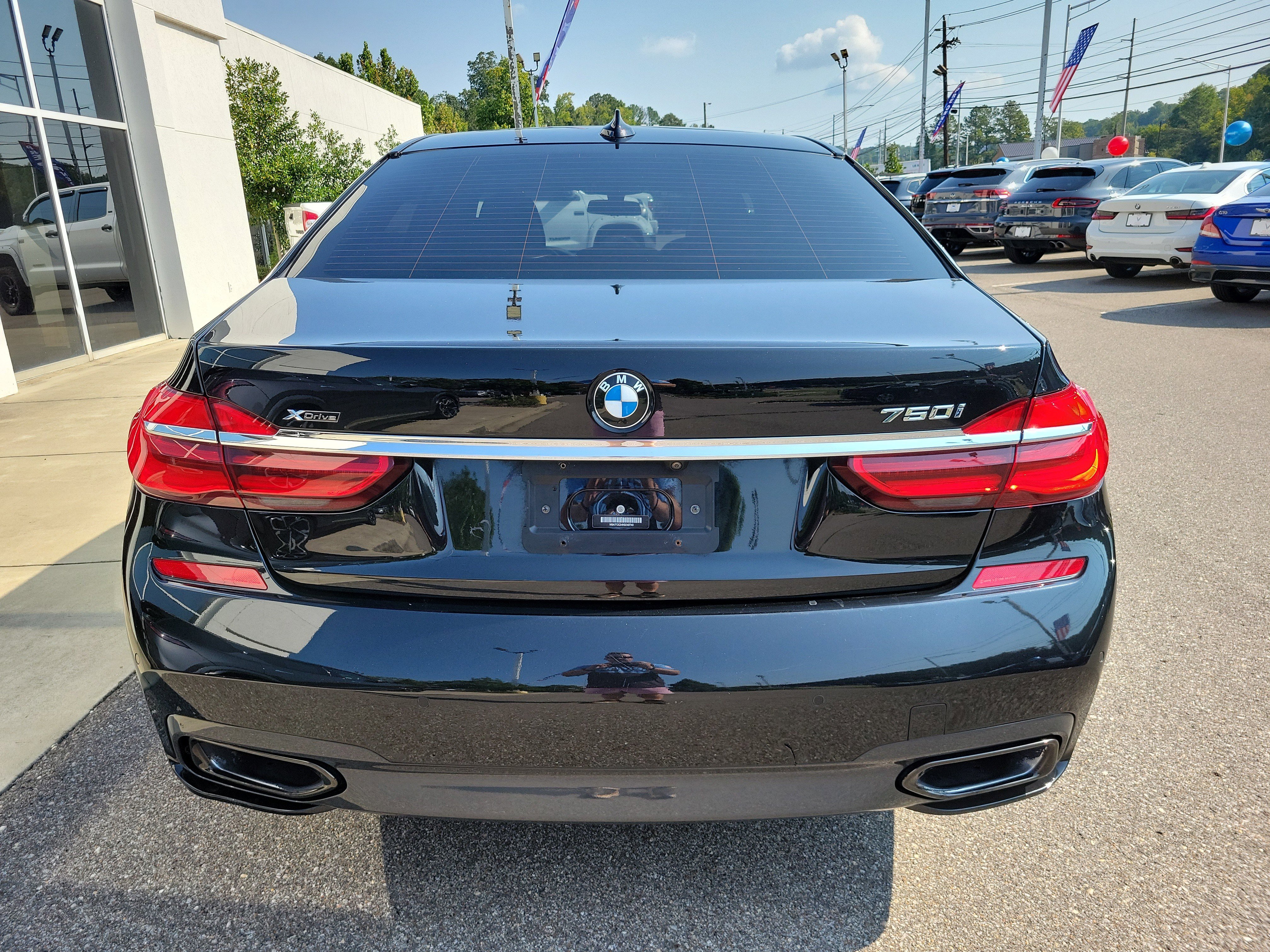 Used 2019 BMW 750i xDrive w/ Executive Package image 6