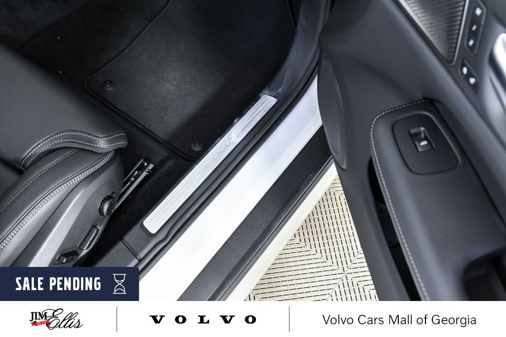 Certified 2025 Volvo V60 B5 Cross Country Ultra AWD/4WD image 27