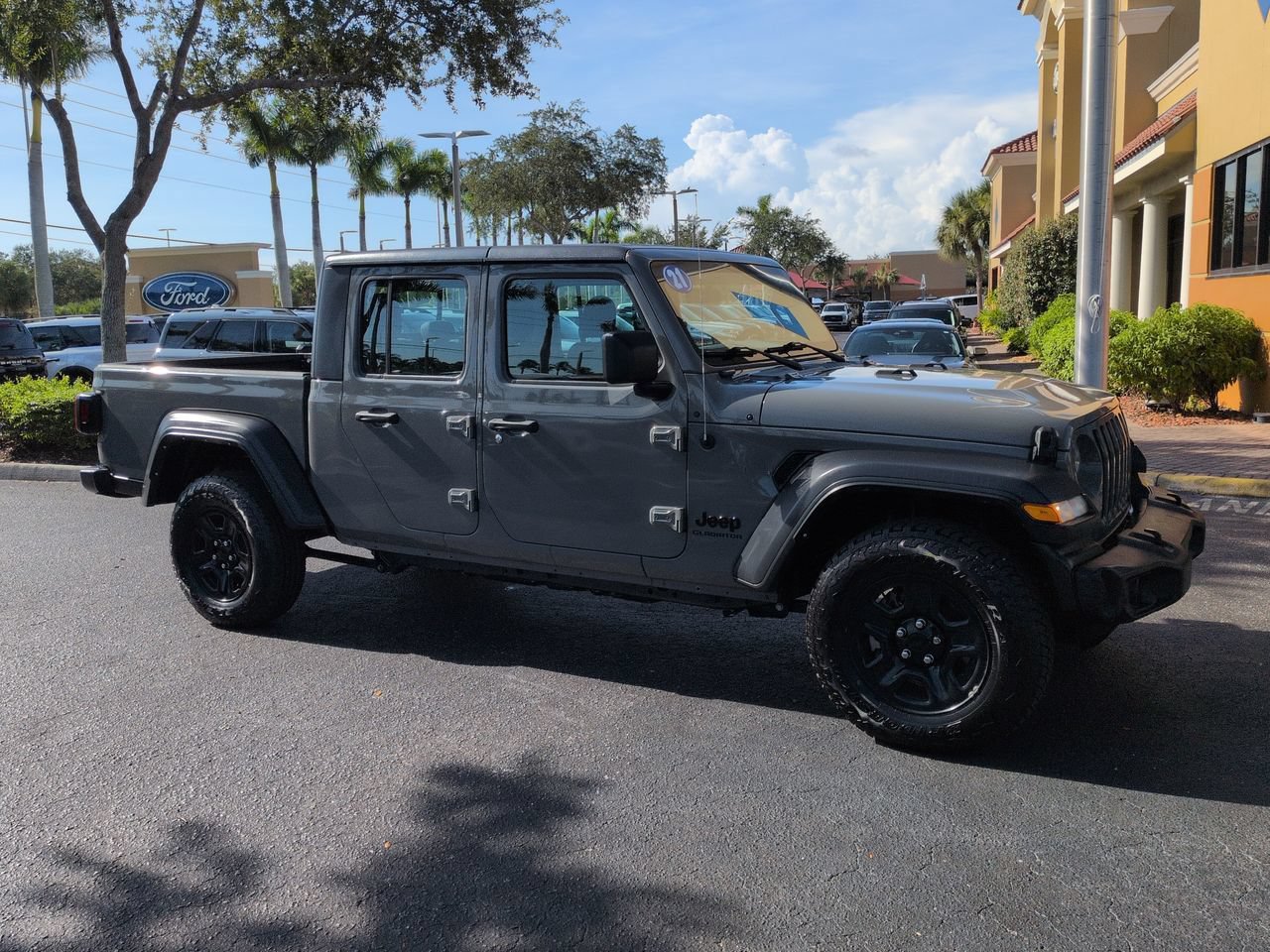 Used 2021 Jeep Gladiator Sport AWD/4WD image 2
