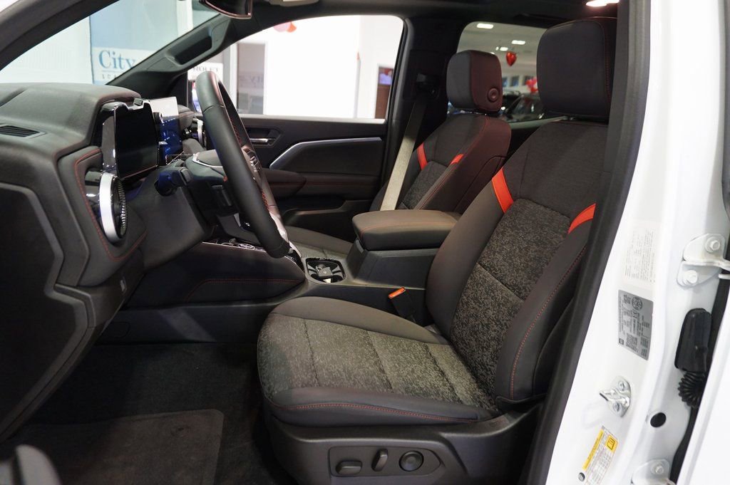 Used 2024 Chevrolet Colorado Z71 w/ Z71 Convenience Package 2 image 10