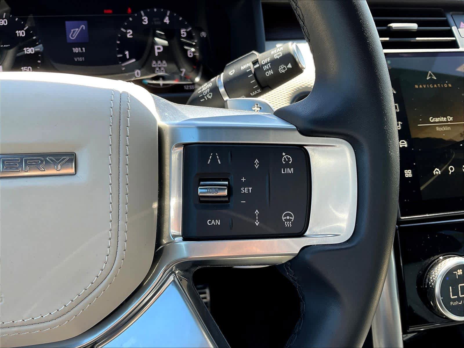Used 2023 Land Rover Discovery HSE R-Dynamic AWD/4WD image 21