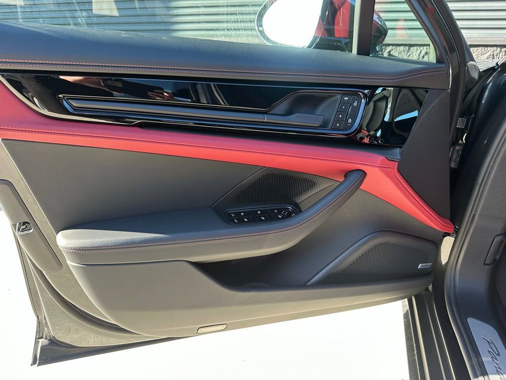 Used 2026 Porsche Panamera image 18