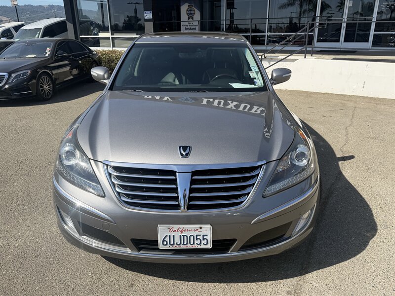 Used 2011 Hyundai Equus Signature RWD image 2