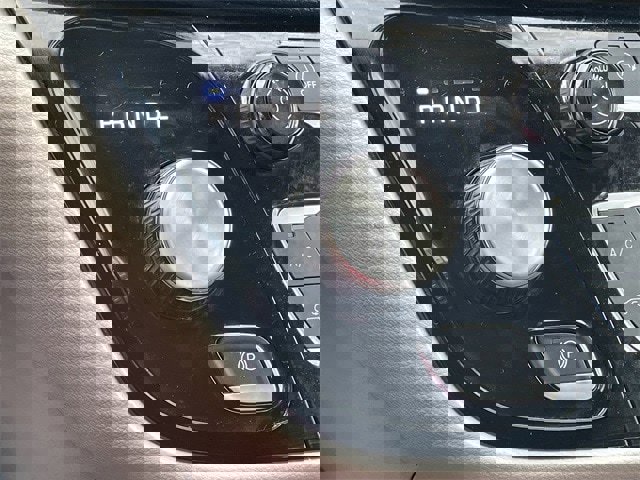 Used 2024 Chrysler Pacifica Touring-L image 20