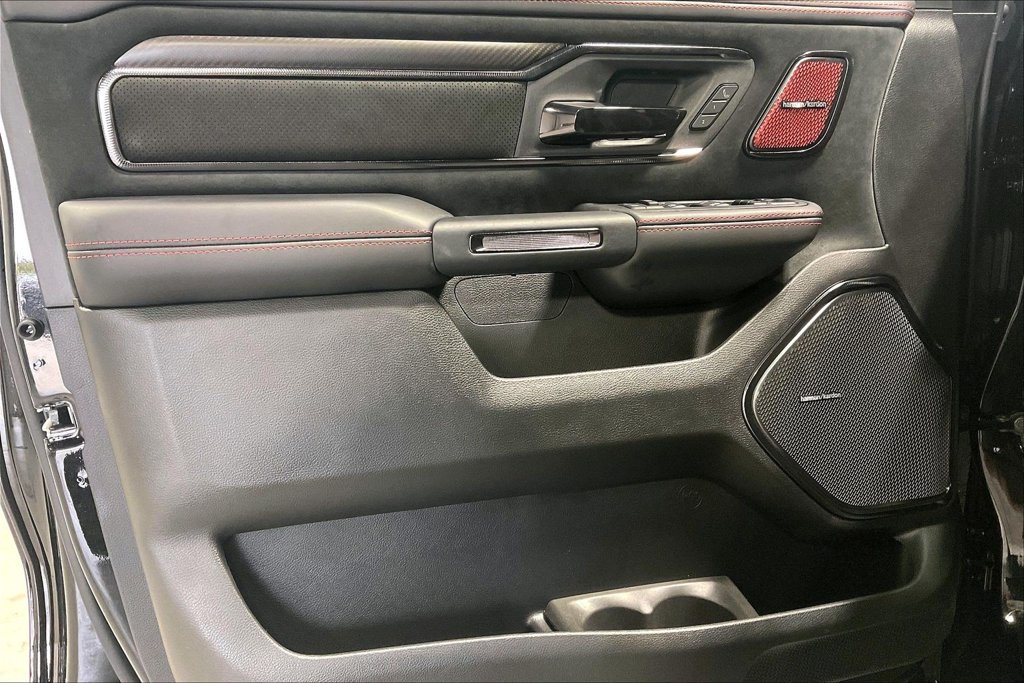 Used 2027 RAM 1500 4x4 Crew Cab image 22