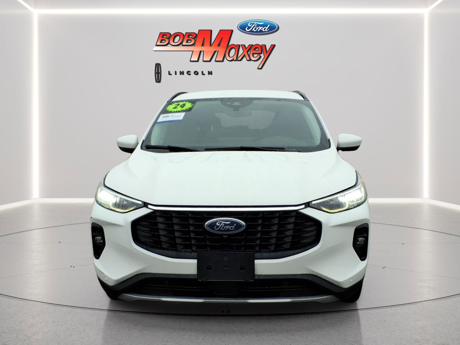 Used 2024 Ford Escape Platinum image 2