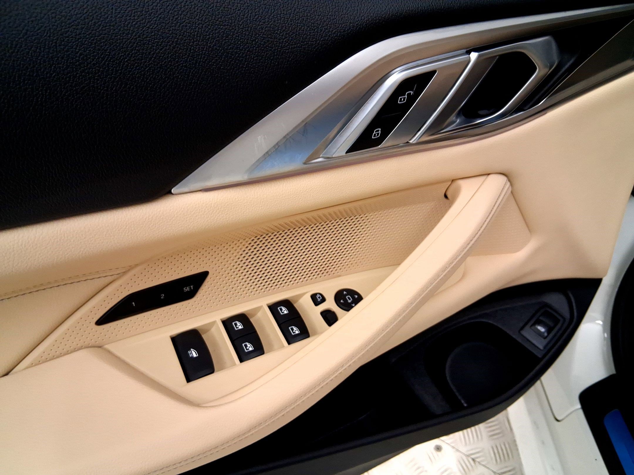 Used 2024 BMW 430i Convertible w/ Convenience Package image 12