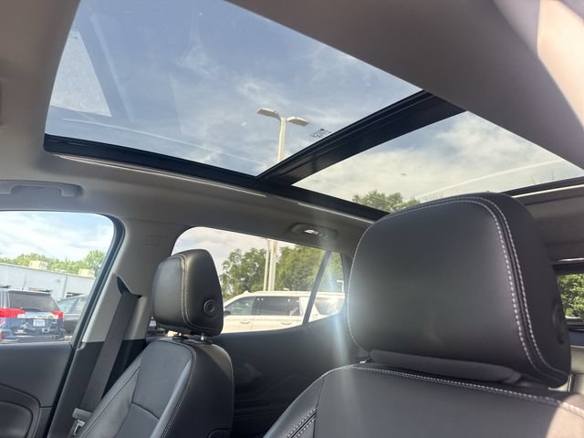 Used 2023 GMC Terrain SLT w/ Infotainment Package II AWD/4WD image 19