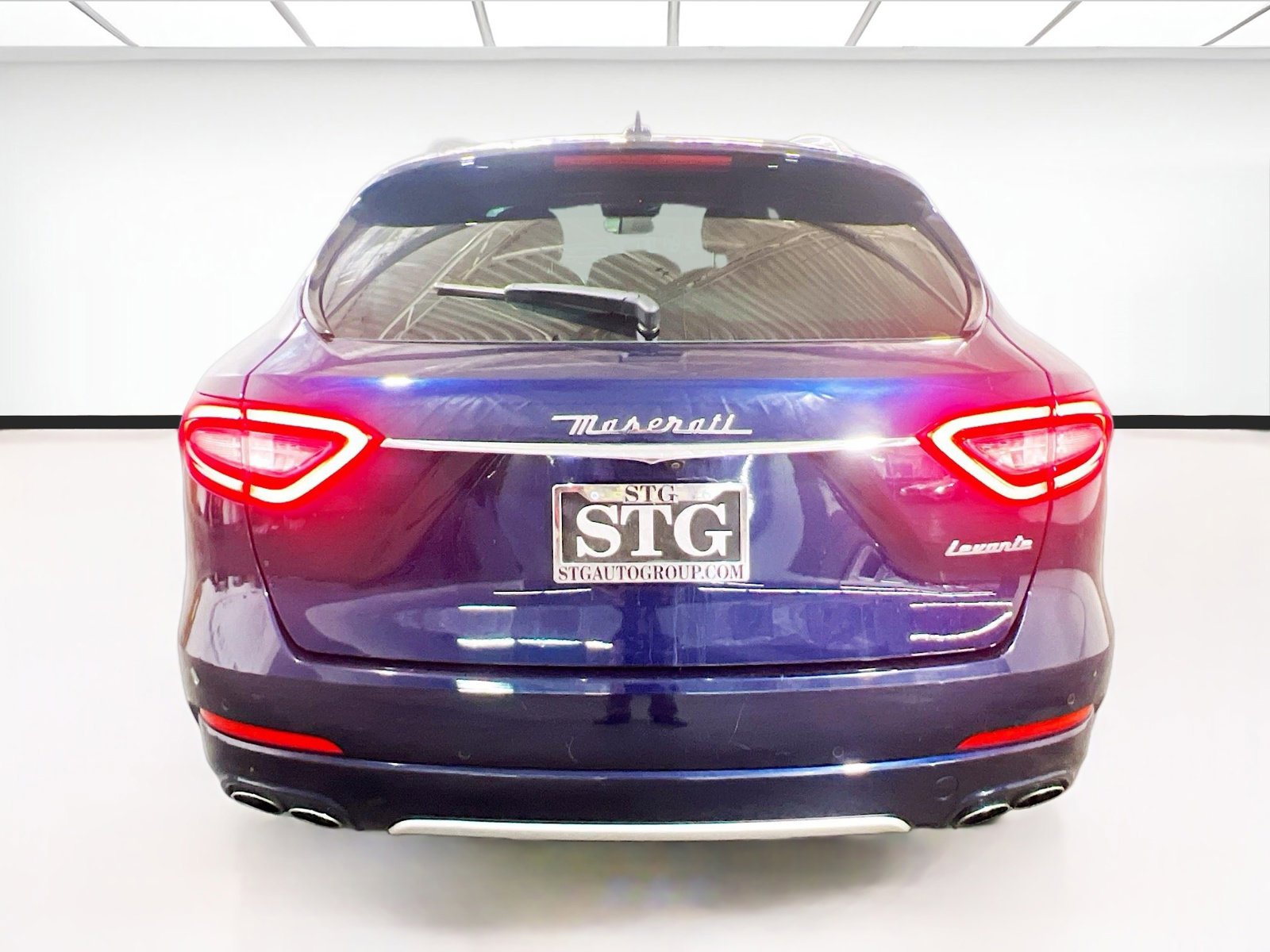 Used 2017 Maserati Levante w/ Luxury Package AWD/4WD image 5