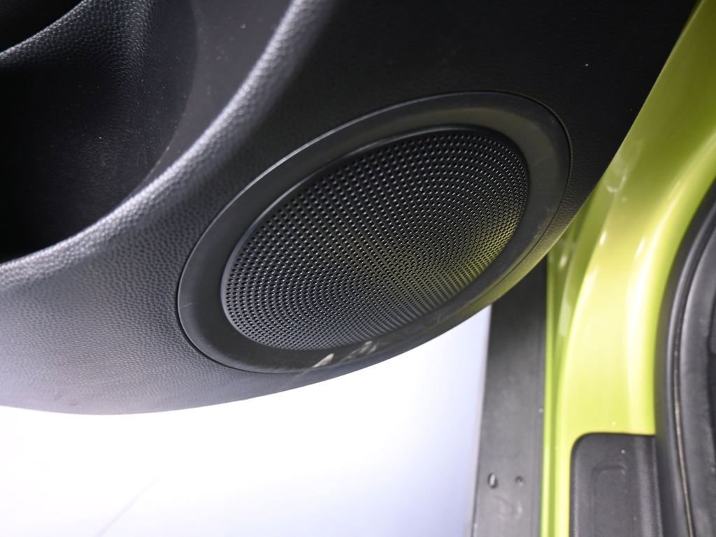 Used 2016 Kia Soul + image 14