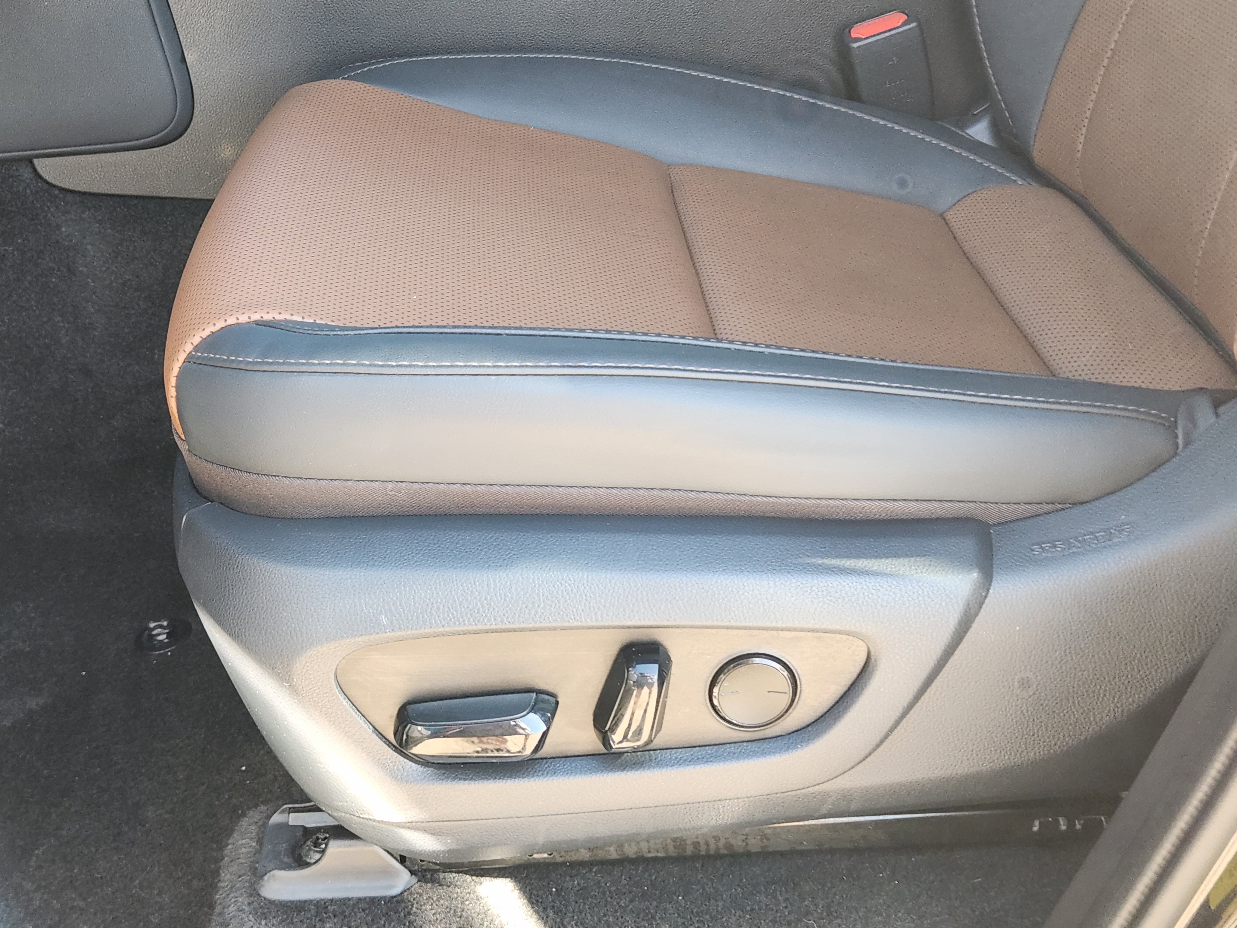 Used 2024 Lexus GX 550 w/ Cold Area Package AWD/4WD image 19