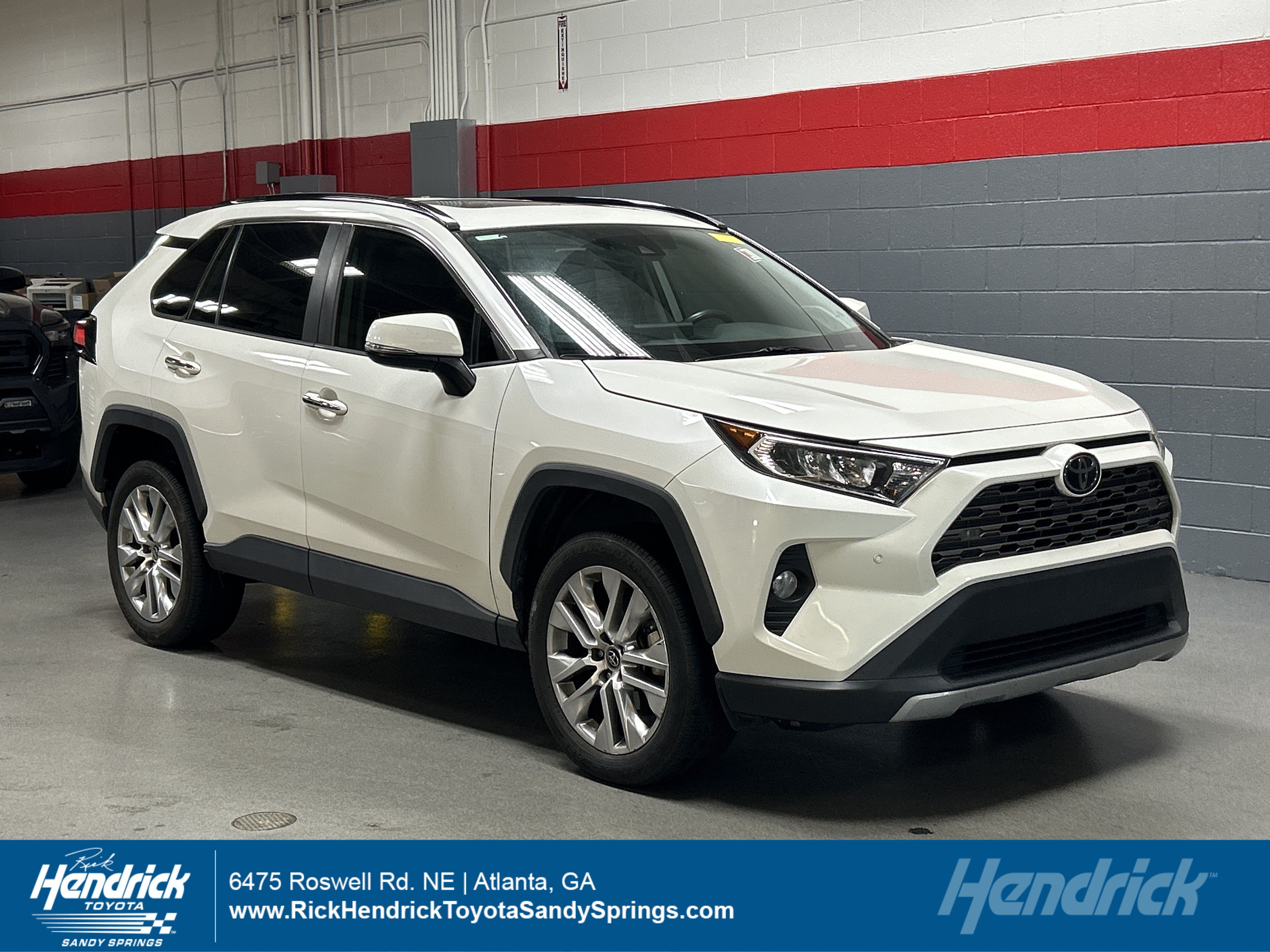 Used 2019 Toyota RAV4 Limited FWD image 1