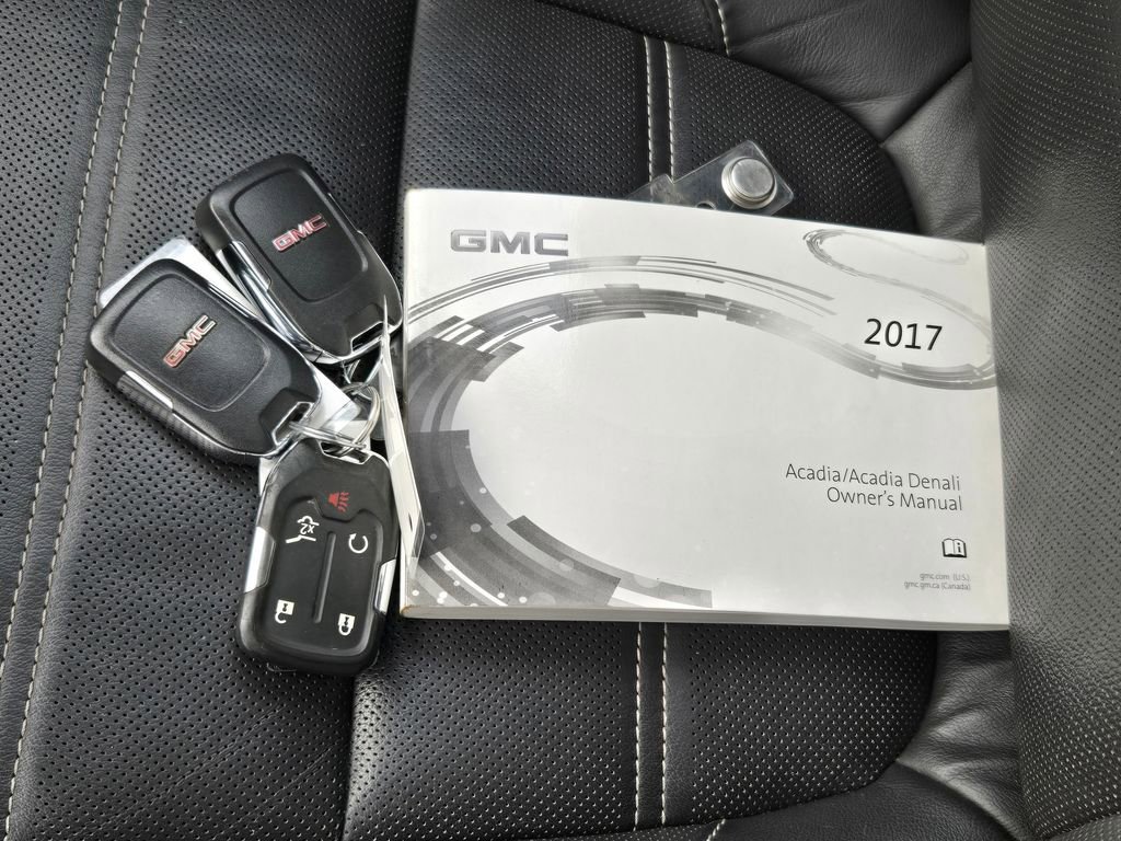 Used 2017 GMC Acadia Denali w/ Technology Package image 11