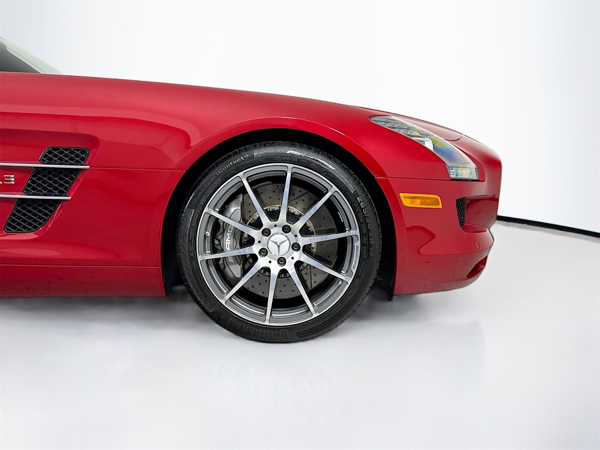 Used 2011 Mercedes-Benz SLS AMG Coupe image 25