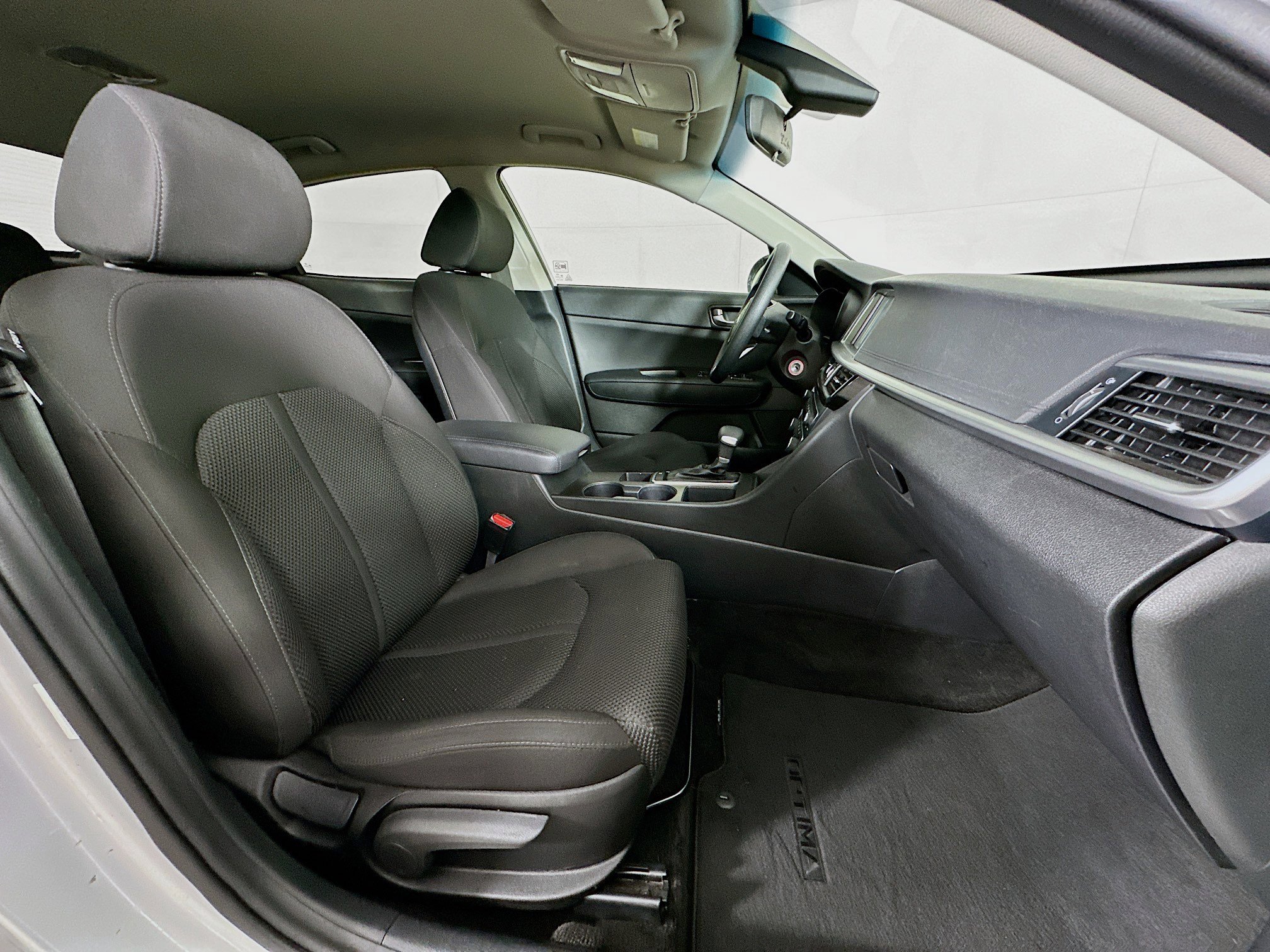 Used 2019 Kia Optima LX image 29