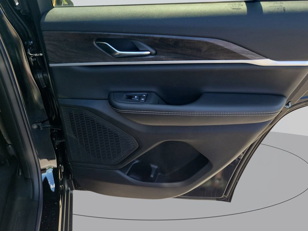 New 2026 Jeep Grand Cherokee Altitude RWD image 35