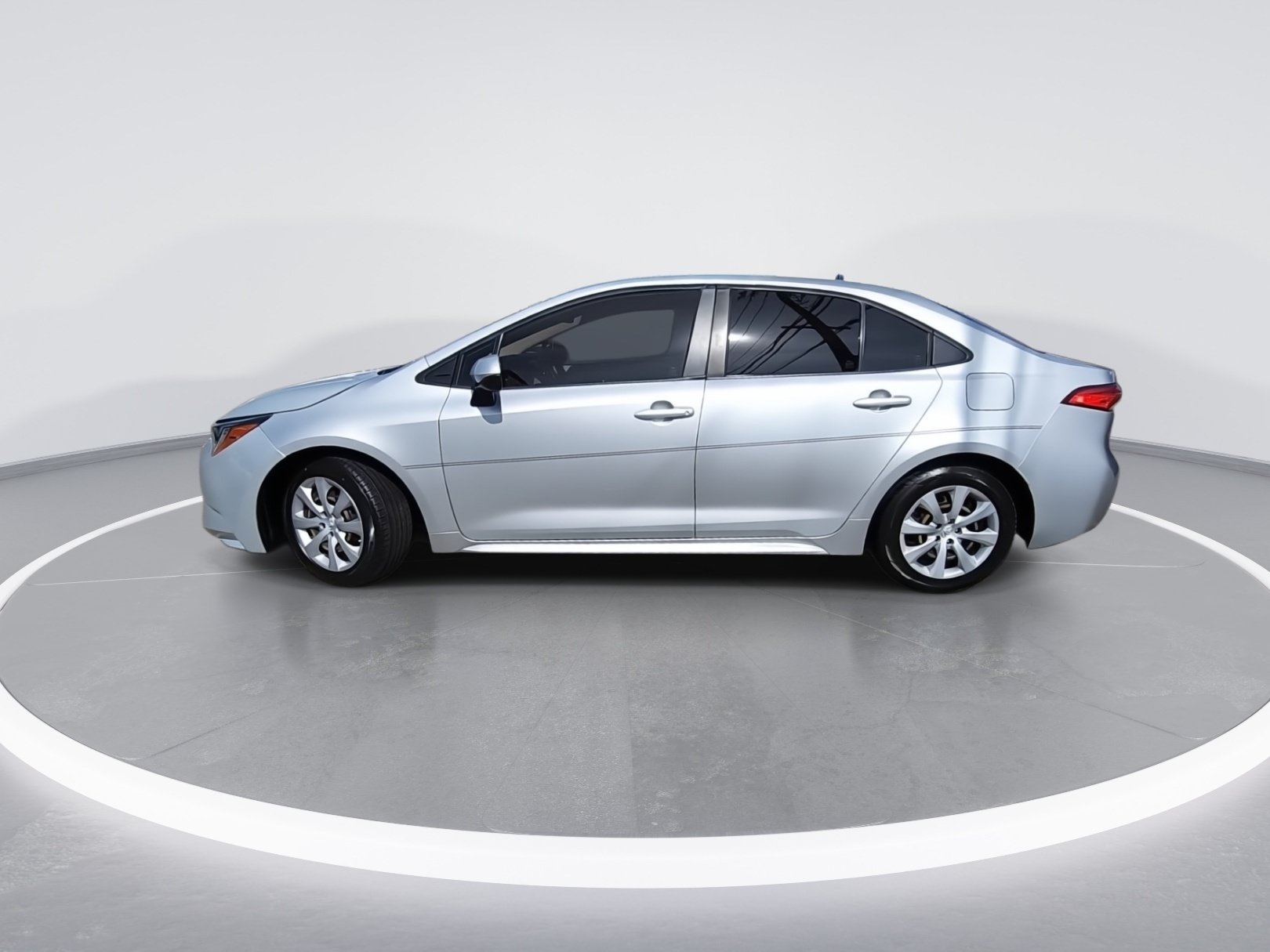Used 2022 Toyota Corolla LE FWD image 5